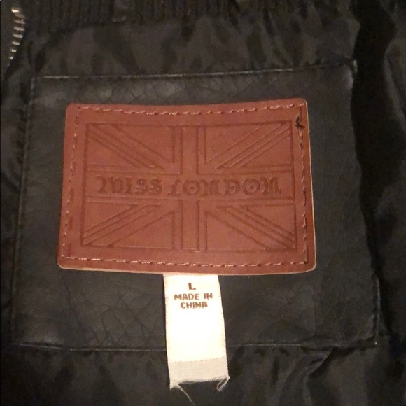 Leather jacket - Picture 3 of 4